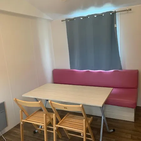 Campingplads Bungalo E9 *