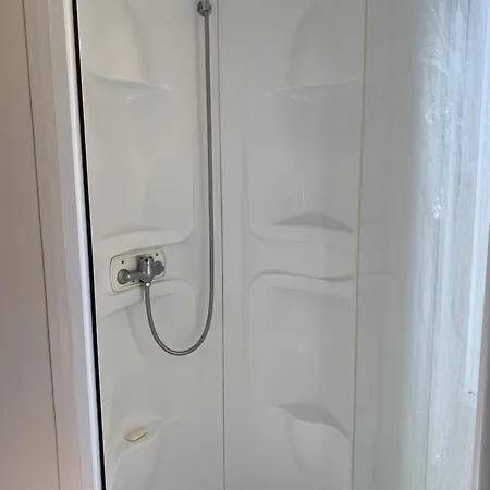 Campingplads Bungalo E9 *