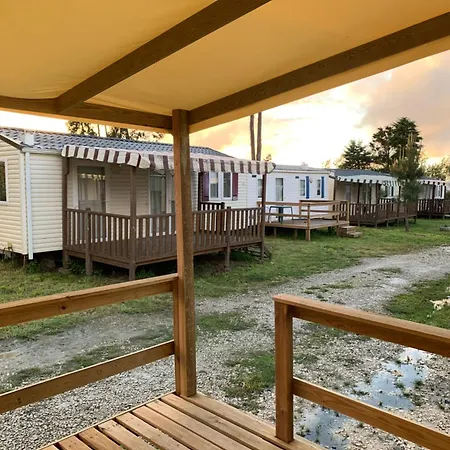 Bungalo E9 Кемпинг *